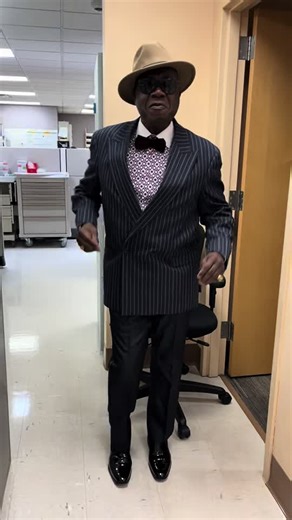 Exploring the Beauty of Yaw Peacock Feathers