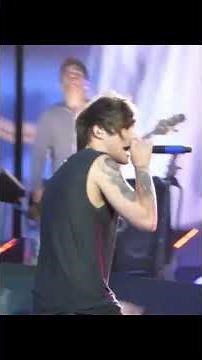 No control 1d live #1d #londonsinger #britishsinger #concert #onedirectionmember #music #nocontrol ￼
