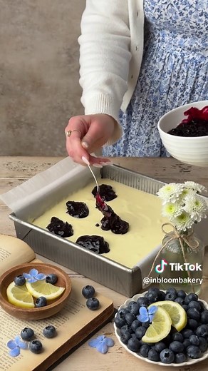 Delicious Blueberry Lemon Cheesecake Bars Recipe