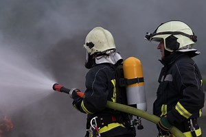 ExtintFires, l'invention d'une « eau solide » qui ralentit les incendies et stoppe leur progression