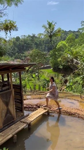 Hoyong kajamban helaa #shorts #rismanirmalasari #suasanapedesaan #gadiscantik #gadisdesa