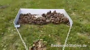 [LES ASTUCES DU SAMEDI] Vous en avez marre de ramasser tous vos crottins à la pelle ? Voici une nouvelle technique pratique, pas cher et efficace ;) © Bassewod-Stables.de | Cheval Magazine