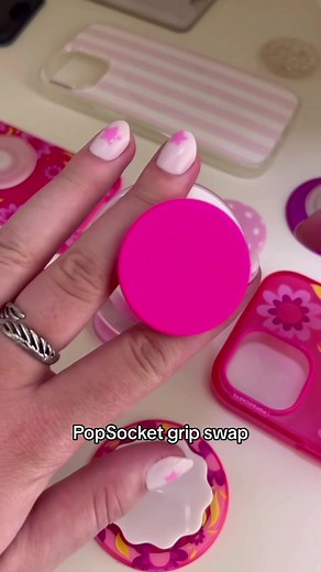 It’s as easy as push, twist, and click 😏 #popsockets #tech #guide #pink