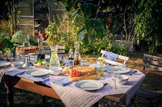 IKEA’s Limited-Edition Spring Table Decor Is Making Me Dream of Warmer Weather (Starting at $3!)