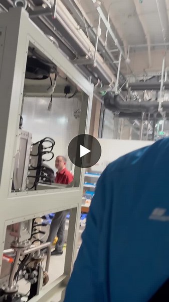 Do you know a 1 MW Fuel Cell Stack? Here is one, from Nowogen in China! Our Hyfindr Business Development Week in China starts with a big bang. We are at Daxin Hydrogen Demonstration Zone near… | Dr. Björn Lüssow