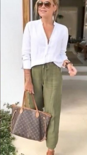 Style over 60 #maturefashion #styleover60 #elegantstyle #shortvideo