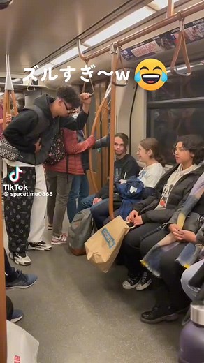 酒に酔って電車で吐く瞬間