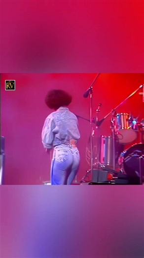 Selena Quintanilla 1987 Live Concert Experience