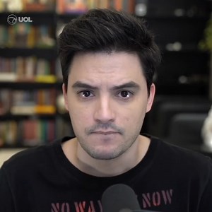 Felipe Neto sobre intimação por críticas a Bolsonaro: "Um povo não pode ter medo do seu governo" O youtuber Felipe Neto está organizando uma frente de advogados para assumir a defesa gratuita de todas as pessoas que forem investigadas ou processadas por se manifestarem contrariamente ao presidente Jair Bolsonaro ou por expressarem uma ideia e criticarem alguma autoridade pública. #FelipeNeto #Bolsonaro | UOL