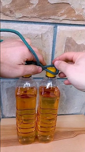 Unbreakable Knot to Tie 2 Plastic Bottles Together – Genius Survival Trick! 🧶🥤 #lifehacks #homemade