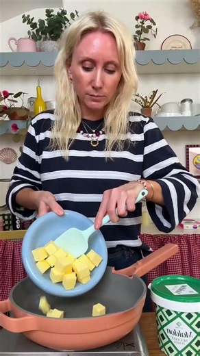 Easy Salted Caramel Ice Cream Recipe | No-Churn Dessert Using a Maldon Salt Tub 🍦