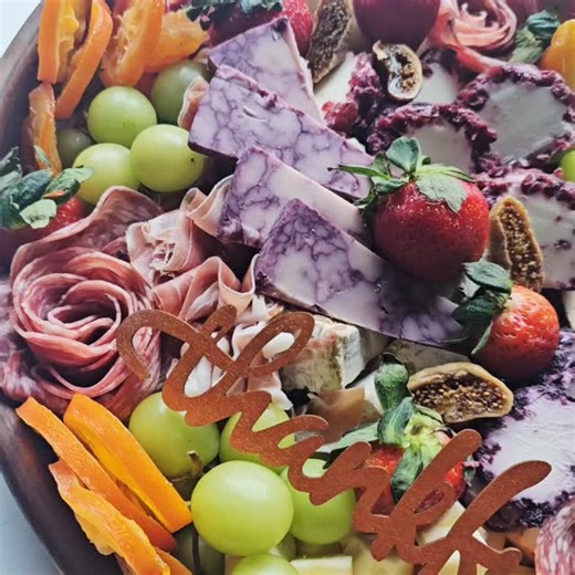 ✨🧀 The Grand Board 🧀✨ She may look similar to the Luxe Board… but the Grand Board brings so much more to the table. 🤍 This beauty includes: 🥓 Prosciutto & Coppa 🍖 3 types of Hard Salami 🧀 Seasonal Truffle Gouda 🍒 Seasonal Cranberry Chèvre 🍇 Plus all the artisan fruits, nuts, textures, and styling that make her feel full, abundant, and absolutely show-stopping. The Grand Board is perfect for gatherings where you want something elevated, generous, and unforgettable on your holiday table. B