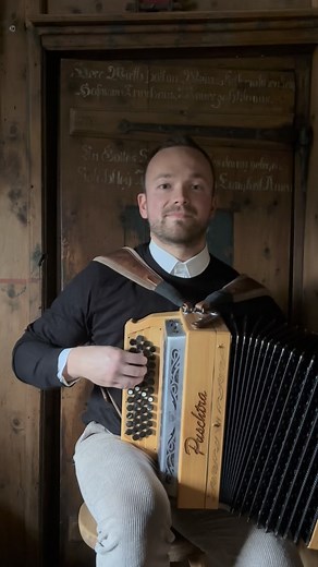 Griechischer Wein- Steirische Harmonika Dir gefallen moderne Stücke auf der Quetschn?☺️🪗 Dann schau auf unsere Website www.harmonicademy.com😍 Dort findest du Lernvideos für Jung und Alt😉 #harmonicademy #steirische #harmonika #quetschn #online #lernen #südtirol # | Harmonicademy