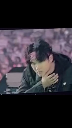 Heartbreaking Moment: Changbin Cries - Emotional Video Compilation