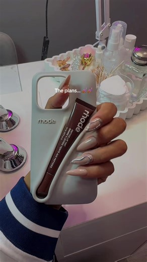 Nail art but still keeping it minimalist 💅🏾💅🏾 set by @hadis.nailau #fyp #nailart #sydneynails