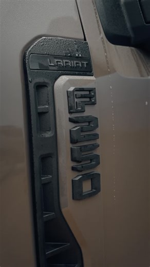 Akins Ford Chrysler Dodge Jeep Ram on Instagram: "2026 FORD SUPER DUTY F-250 SRW LARIAT STK# TEC68372 🎨Marsh Gray 💬 DM for Inquiries 🔹COVERT EDITION 🔹3” BDS SUSPENSION LIFT KIT WITH FOX SHOCKS 🔹AKINS SPRAY IN BEDLINER 🔹LLUMAR WINDOW TINT WITH SUNSTRIP 🔹37X13.50R20 TOYO OPEN COUNTRY RT PRO TIRES 🔹20” RIGID LED LIGHT BAR & D-SERIES BUMPER LIGHTS 🔹20X9” ARENA HUSTLE WHEELS WITH 0 OFFSET 🔹REAR WHEEL WELL LINERS 🔹ADDICTIVE DESERT DESIGNS HONEY BADGER FRONT BUMPER 🔹CUSTOM MATE BLACK AMERIC