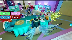 MAKING THE WEIRDEST CUPCAKES IN COOKING CLASS! | Roblox Royale Highschool