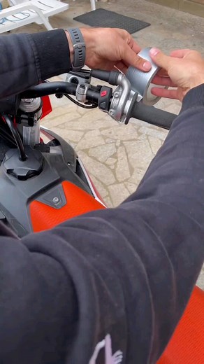 5.8K views · 385 reactions | Full Gasss ✊✊✊ #miscela #miscela2percento #2t #2tempi #2stroke #fullgas #motocross | Miscela al 2% | Facebook