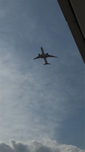 天王洲アイル上空の飛行機 #天王洲アイル #飛行機