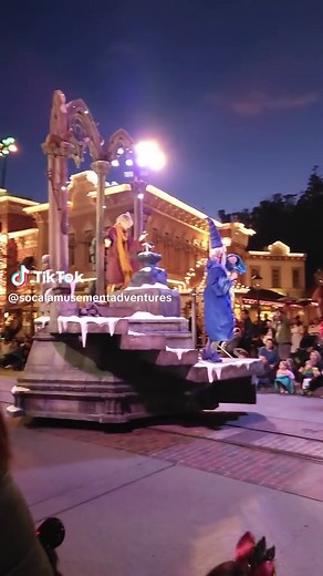 The Sword in the Stone! Check out King Arthur & Merlin the wizard during the Magic Happens Parade at Disneyland! #disneylandcalifornia #Disneyland #FamilyFun #Parade #swordinthestone #MagicHappens #SoCalAmusementParkAdventures