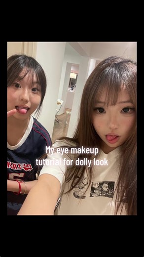 First tim making one, ill do the other one asked when i have more time 😋 #makeuptutorial #douyin #fyp #dollymakeup