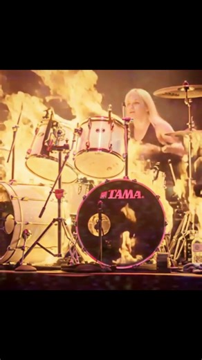 The Blue AIdol - So Damn High (Live in Los Angels)