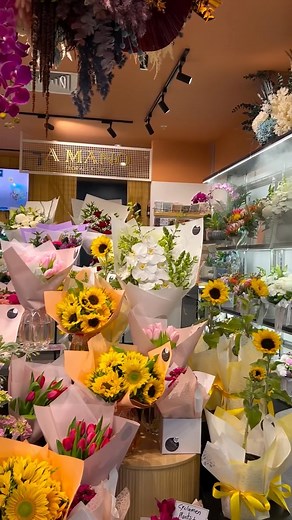 A Mano Florals & Gifts | PERTH FLORIST on Instagram: "Our Woodvale Boulevard store is looking bright and stunning as always! Pop in store or head to our website to shop these beautiful blooms 🌻🩷 We hope to see you soon! #perthflorist #perth #florist #perthflowerdelivery #perthflowers #flowers #tulips #sunflowers #amano #weddingflorals #delivery #premiumroses #summerflowers #luxuryflorist #premiumflowers"