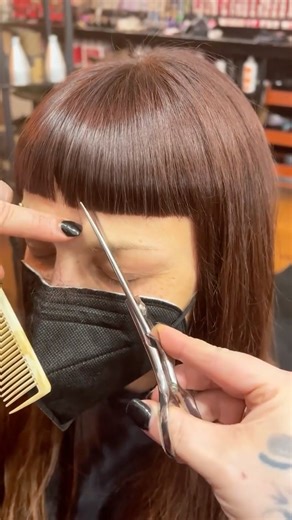 2.2M views · 2.3K reactions | Laying in the foundation for chewy fringe ✂️ @caitlintyczka explains—and visit her page for the final look ❤️ #hairbrained • ✂️ Just one of many techniques I use to begin placing texture within the fringe I’m working with. NO, it’s not the end result silly. But even texture has to come from a technical place and that’s what I wanted to show you all. Looks pretty cool right?  | Hairbrained | Facebook