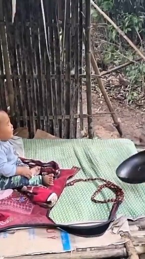 single mom's million dollar homemade table and chairs | NAGA WAVE