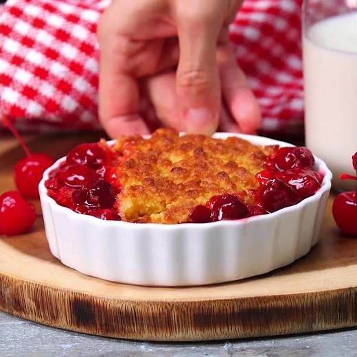 Slow Cooker Cherry Dump Cake | Dessert