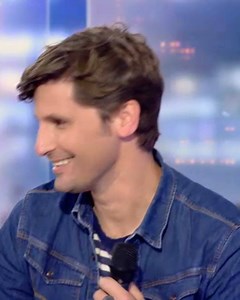 Suarez en duo avec Maria del Rio sur le plateau du RTL Avec Vous. Inclus : le "pas de danse" de notre présentateur. | RTL info.