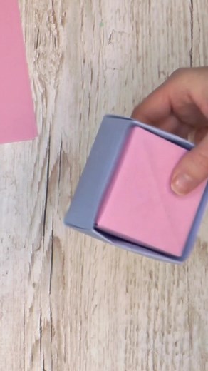 Brett en eske av papir - Origami Flower Crafting