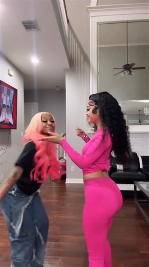 dabrattt💕 on Instagram: "Get Yo Shii Bussed 🥳 @zamyathedoll • • • • • • • • • • • • • • • • • •#explorepage✨ #exploremore #exploreeverything #reels #instagram #reelsinstagram #instagramreels #nycc #lingling #tiktokers #dancechallenge #dance"