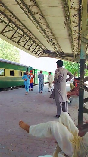 tejgaonm come to landi station Karachi #machine