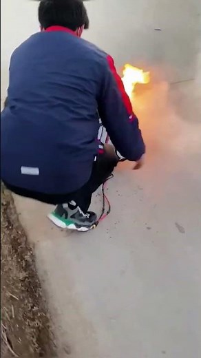 Battery car lithium battery explosion process