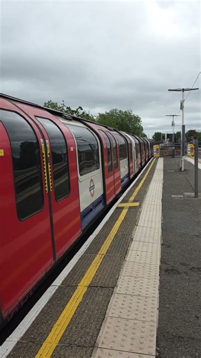 London Underground Central Line 1992 Stock Train Departing From Greenford 12 June 2026 #shorts