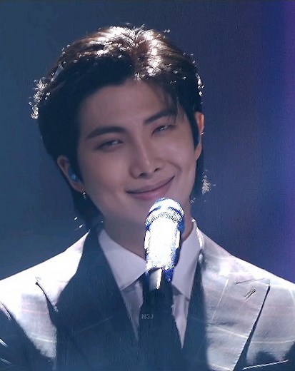 𝗡𝗮𝗺𝗷𝗼𝗼𝗻⁷🧸 on Instagram: "Joonie🥺 he had tears in his eyes during this performance"