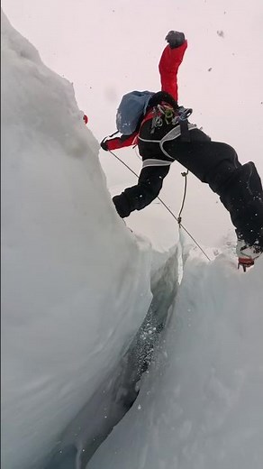 Walking inside the khumbu icefall crossing crevasse. #climbing #mountains #himalayantrip
