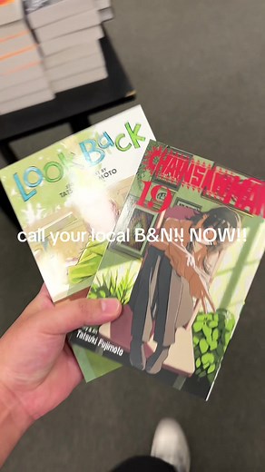 Not my usual content BUT I love COMICS and MANGA! So, I had to share with the people about this deal! 🙂‍↕️ #chainsawman #reze #mangatiktok #barnesandnoble #mangacollection