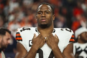 "Hopefully, that leg still works" - NFL fans react to Nick Chubb going viral for squatting over 500 lbs