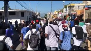 Reyaksyon yon etidyan pandan manifestasyon lendi 30 novanm 2020 an ... | VOA Kreyòl