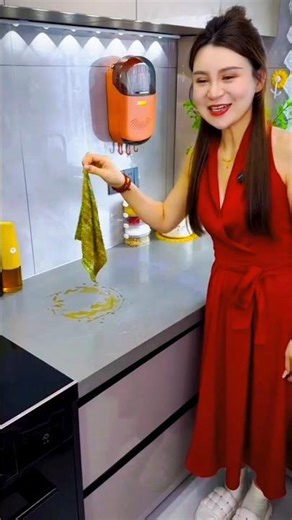 You’ll Never Use a Rag Again After This! 🧼✨ | Mini Squeeze Mop