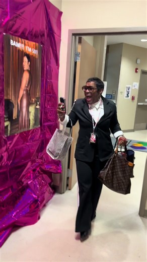 Looking for comfortable work clothes?! You need this set! The waist is elastic and the set is made out of athletic material (like a sweatsuit). I have it in black and great and LOVE both! #fashion #fyp #workwear