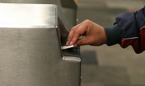 ¿Tienes boletos naranjas del Metro? Los venden hasta en $2,000