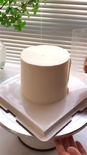 What Would You Do as a Cake Decorator? 🤔