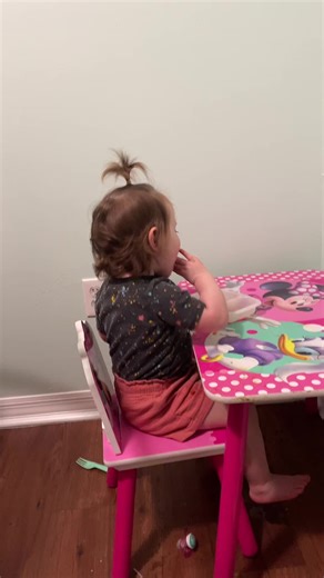 Lil precious viben out while eating dinner 😍🦩🌺#fyp