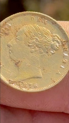 Gold in the hole!!! - Queen Victoria Half Sovereign #treasuresearch #metaldetecting