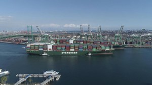 Shipping backlog threatens to impact holiday shopping