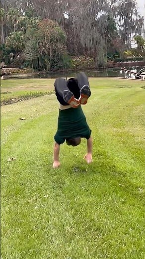 HOW MANY GYMNASTICS BACK HANDSPRINGS ON GRASS? 👀 Tumbling Circus Fitness