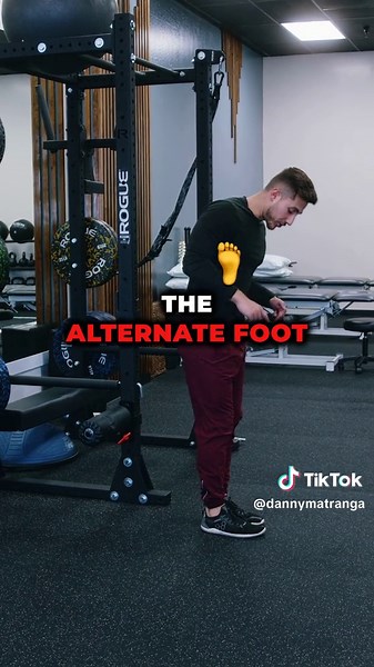 A $12 wedge can enhance your split squats and make what many people think of as a terribly annoying exercise MUCH easier. The wedge solves for two big issues. 1. the difficulty people have with their mobility (esp ankle mobility). 2. the wedge solves the issue of standardizing foot position and making sure your feet are always exactly in the same place. #splitsquat #gluteworkout #legdayworkout #legsday